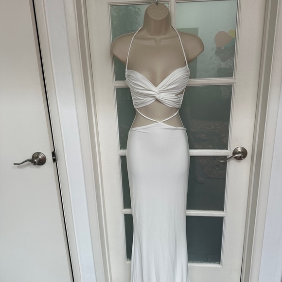 Elegant White Strappy Dress - Picture 6 of 9